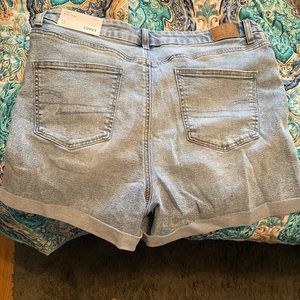American Eagle NWT curvy mom shorts